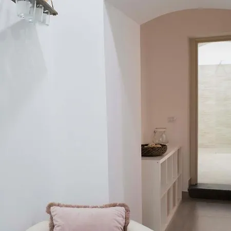 Al Cortile Del Re Luxury Feriehus CTA