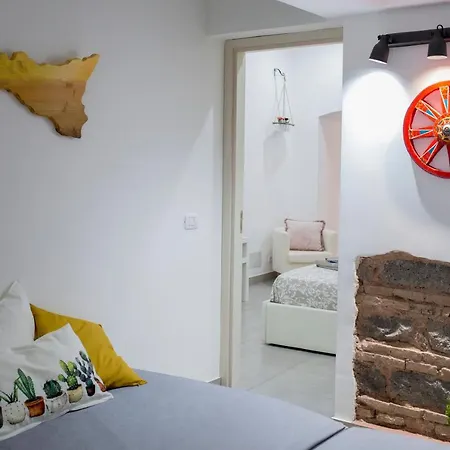 Al Cortile Del Re Luxury Prázdninový dům Katánie